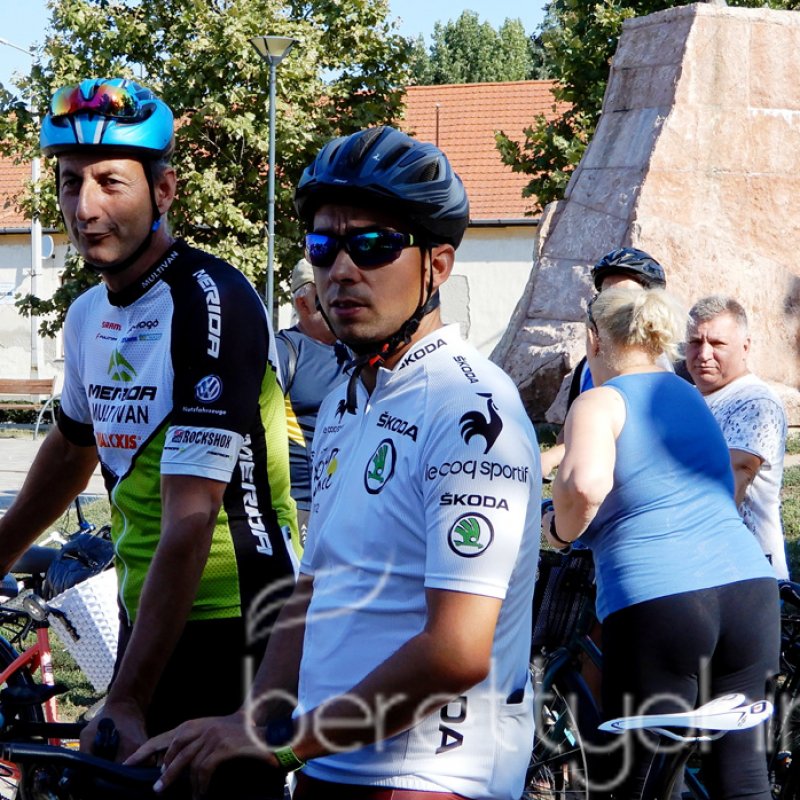 Kerékpártúra az autópályán 12